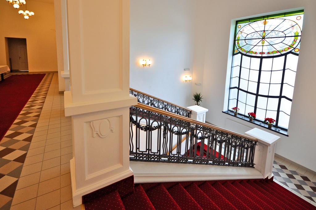 Hotel Pod Zelenym Dubem โบฮูมิน ภายนอก รูปภาพ