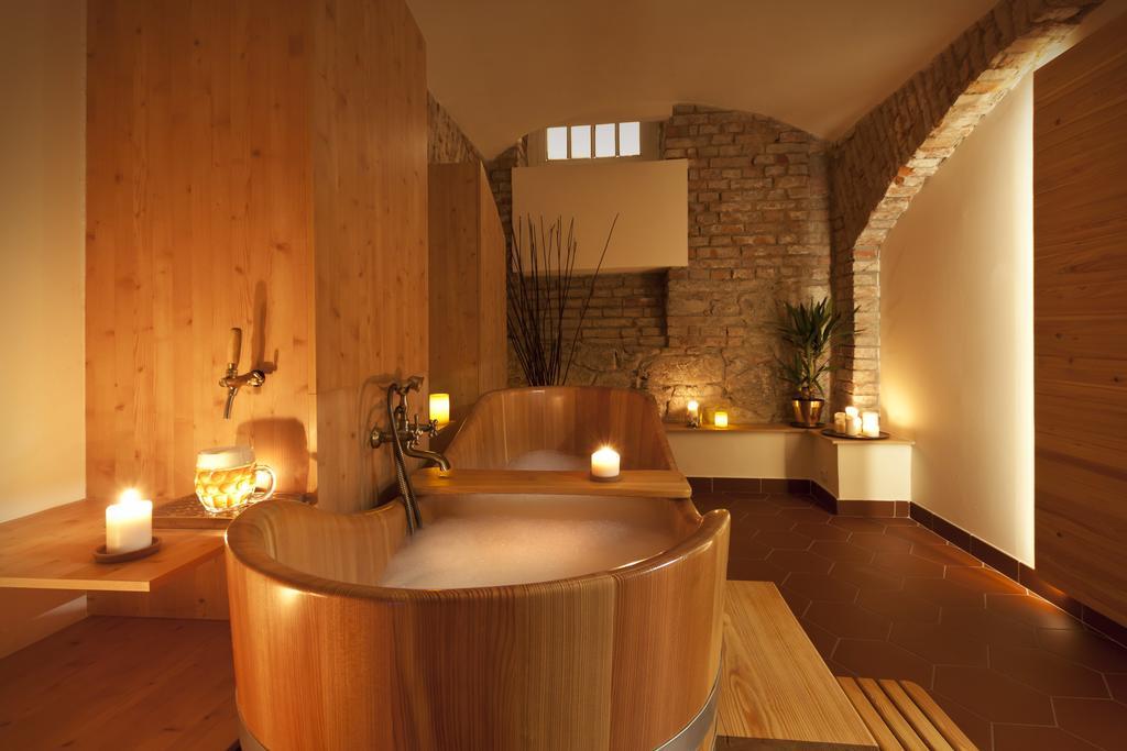 Hotel Pod Zelenym Dubem โบฮูมิน ภายนอก รูปภาพ