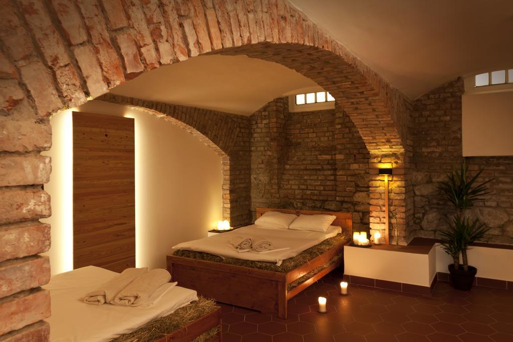 Hotel Pod Zelenym Dubem โบฮูมิน ภายนอก รูปภาพ